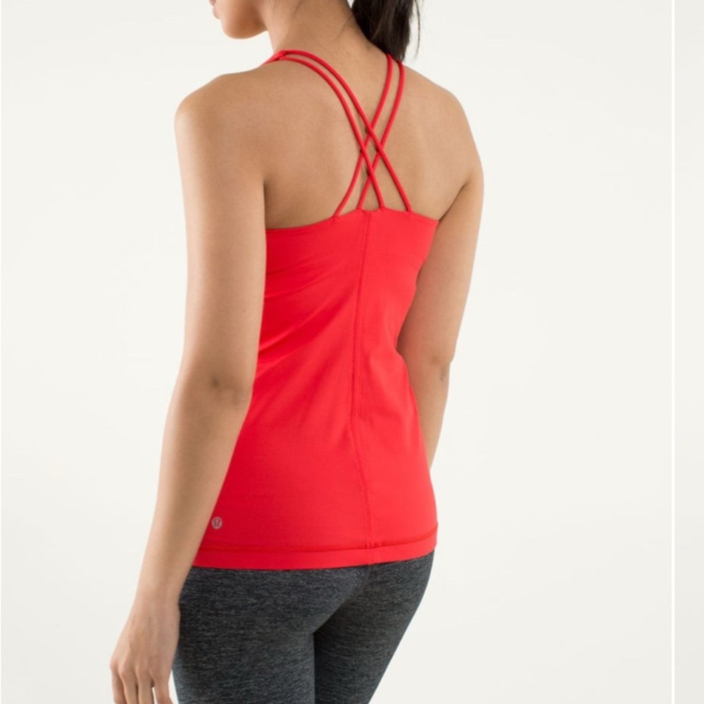 Lululemon free to be red Strappy Tank m. Can add padding